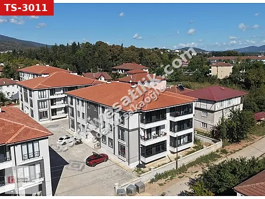 GÜRKAN GAYRİMENKUL MAHMUTBEY MAH. İÇİ ÖZEL YAPIM ARA KAT 3+1