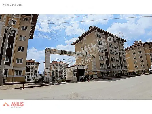 Derince Çınarlıkent'te Satılık 2+1 Daire - 77m² Net